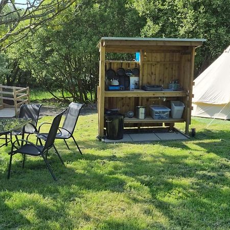 Route 47 Glamping Bell Tents Cross Hands Exterior photo