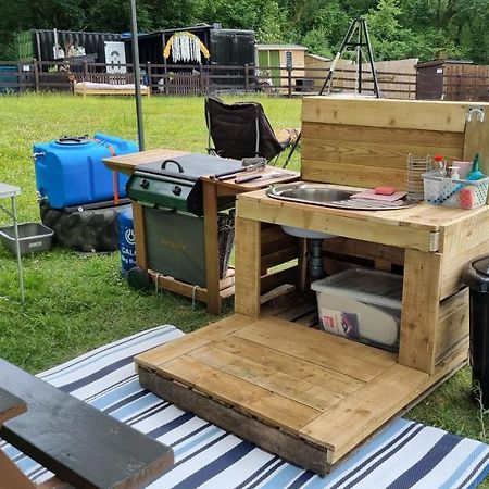 Route 47 Glamping Bell Tents Cross Hands Exterior photo