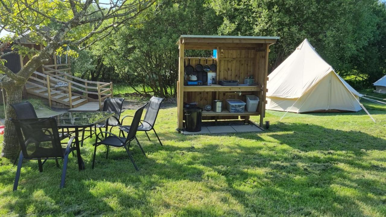 Route 47 Glamping Bell Tents Cross Hands Exterior photo