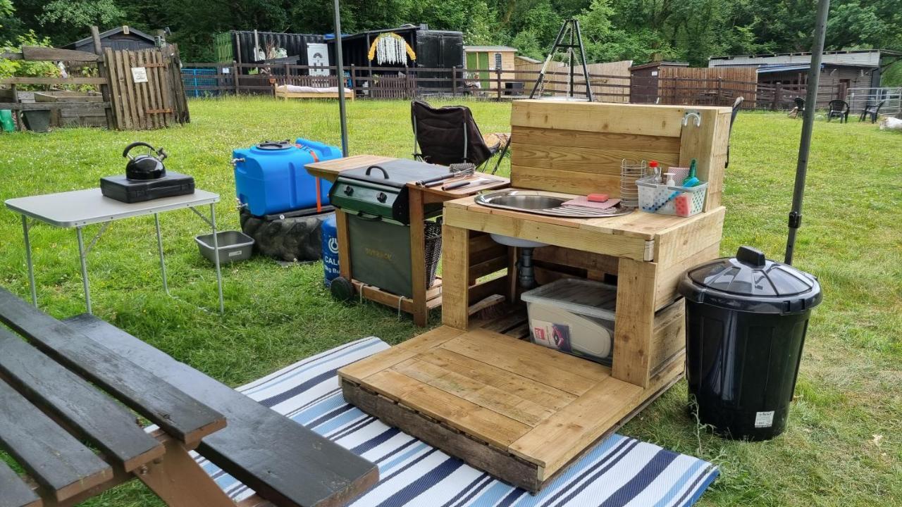 Route 47 Glamping Bell Tents Cross Hands Exterior photo
